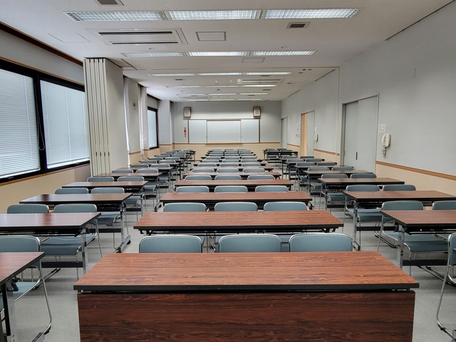 草津アミカホール　研修室